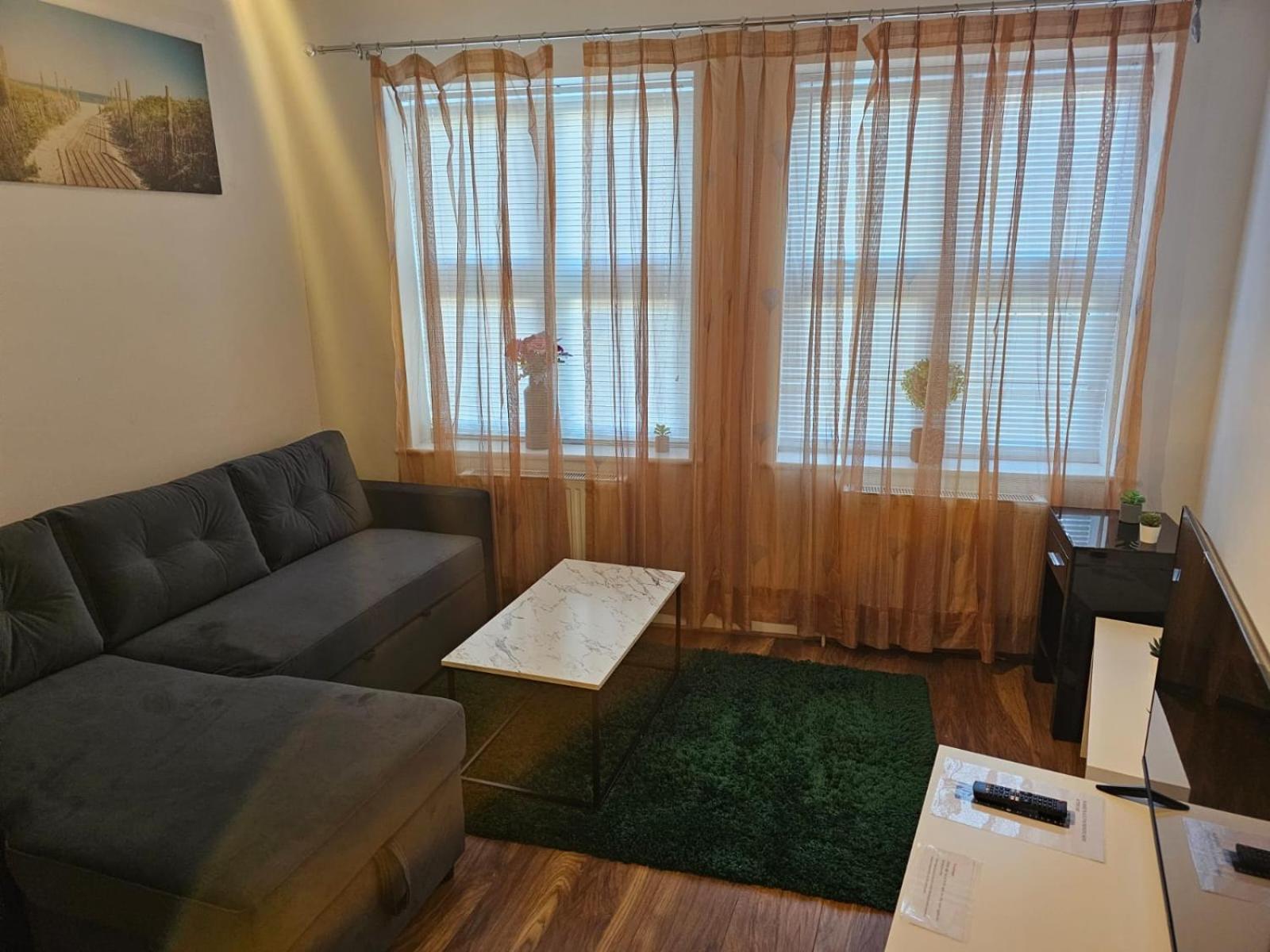 Ocean Waves Apartment Near Bournemouth Beach ภายนอก รูปภาพ